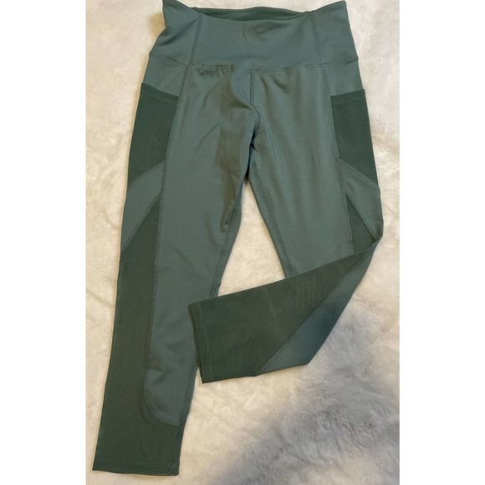 Cali Sport Womens Performance capri‎ Leggings size Medium Sage Green Sheer